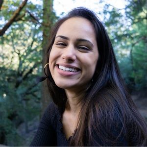 Meet your Posher, Maya